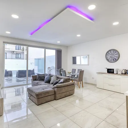Large, Fully Equipped Maisonette With Private Pool By 360 Estates *