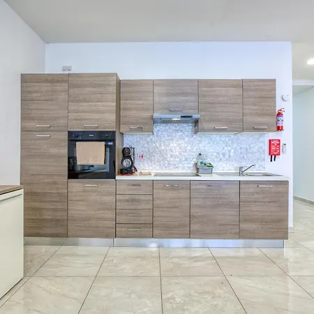 Large, Fully Equipped Maisonette With Private Pool By 360 Estates Apartment *