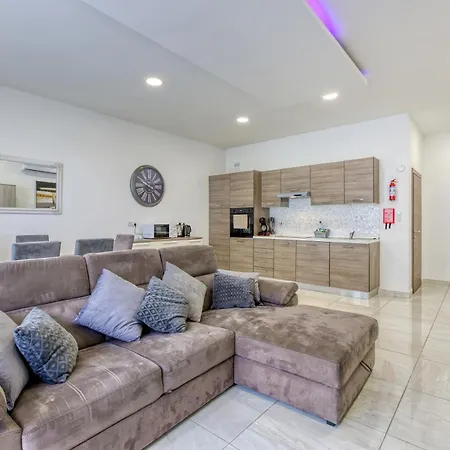 Large, Fully Equipped Maisonette With Private Pool By 360 Estates アパート Santa Venera