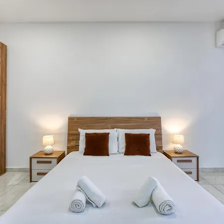 Apartment Large, Fully Equipped Maisonette With Private Pool By 360 Estates Santa Vennera