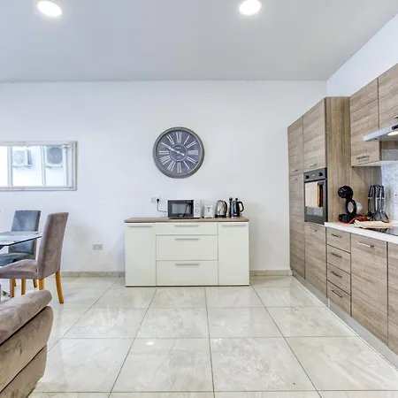 Large, Fully Equipped Maisonette With Private Pool By 360 Estates * Santa Venera